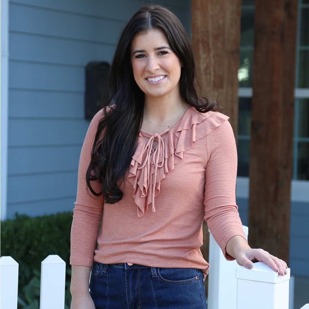 NWT DOE & RAE Ribbed Top with Deep Ruffle V-neck